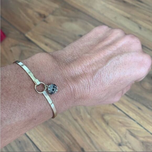 NWT Express Gold Bangle Bracelet - Picture 2 of 2